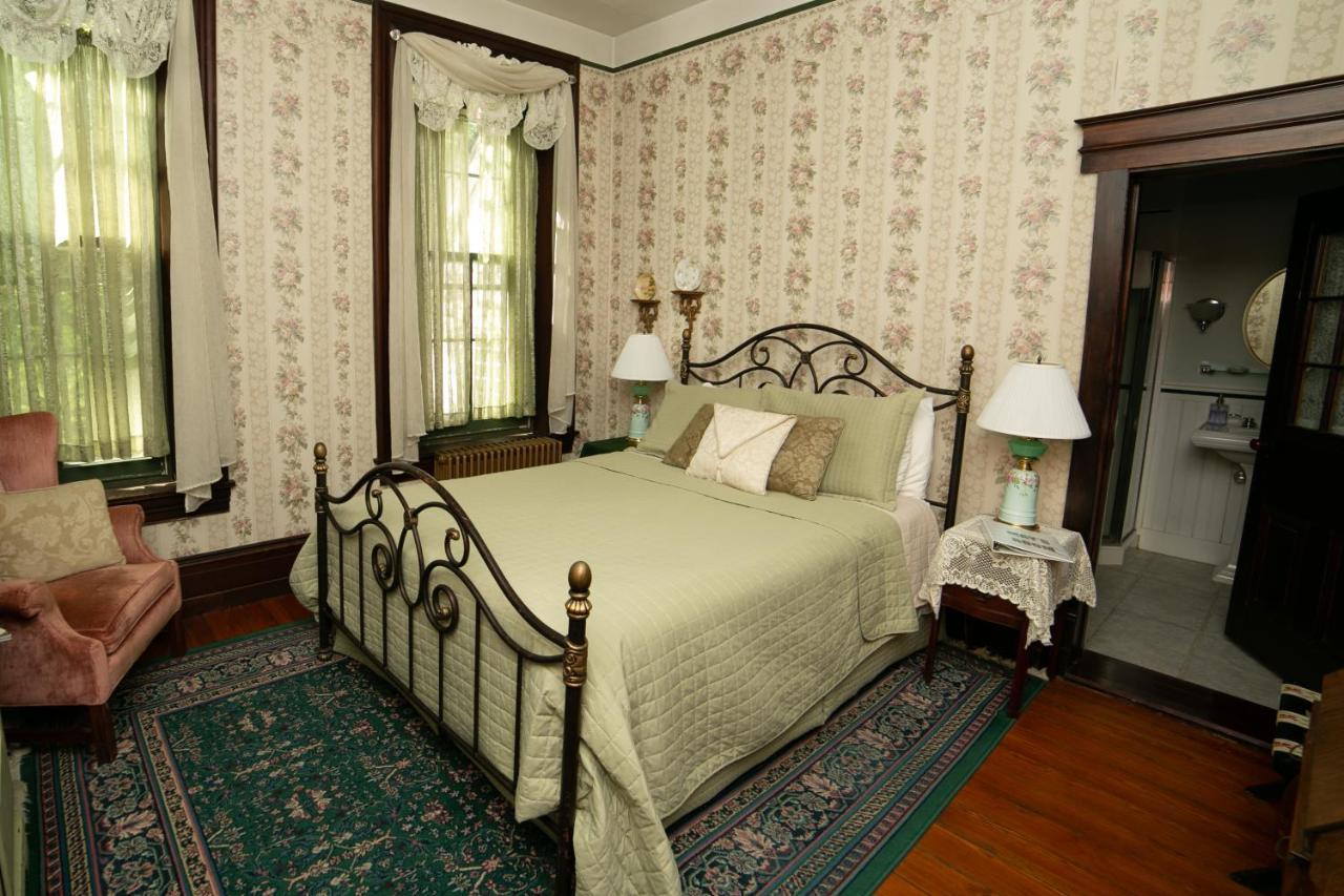 Faunbrook Bed & Breakfast (Adults Only) West Chester Δωμάτιο φωτογραφία